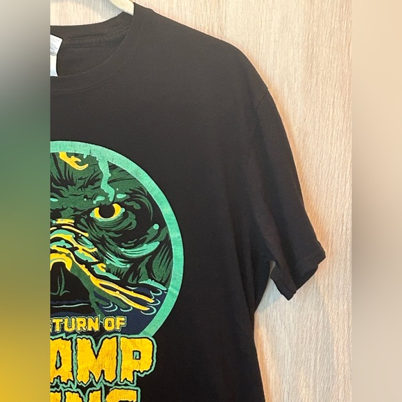 The Return Of The Swamp Thing Mens Black T Shirt Pin XL DC Comics Justice League - Picture 5 of 16